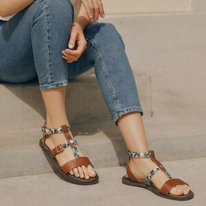 Cole Haan Shoes Womens Size 5 Brown Strappy Sandals Snakeskin Embossed 'Wren'